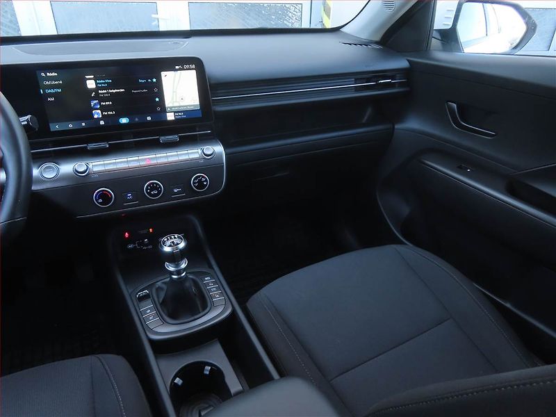 Hyundai Kona (2024) 1.0 T-GDI - fotka 8 z 25