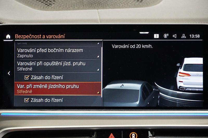 BMW X5 Xdrive30d,M-paket,DPH,HUD - fotka 37 z 42