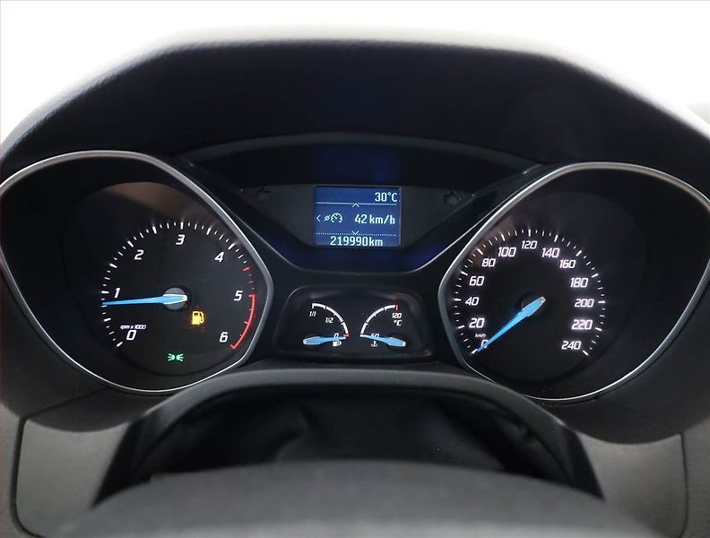 Ford Focus (2011) 1.6 TDCi, nová STK, Tažné - fotka 9 z 16