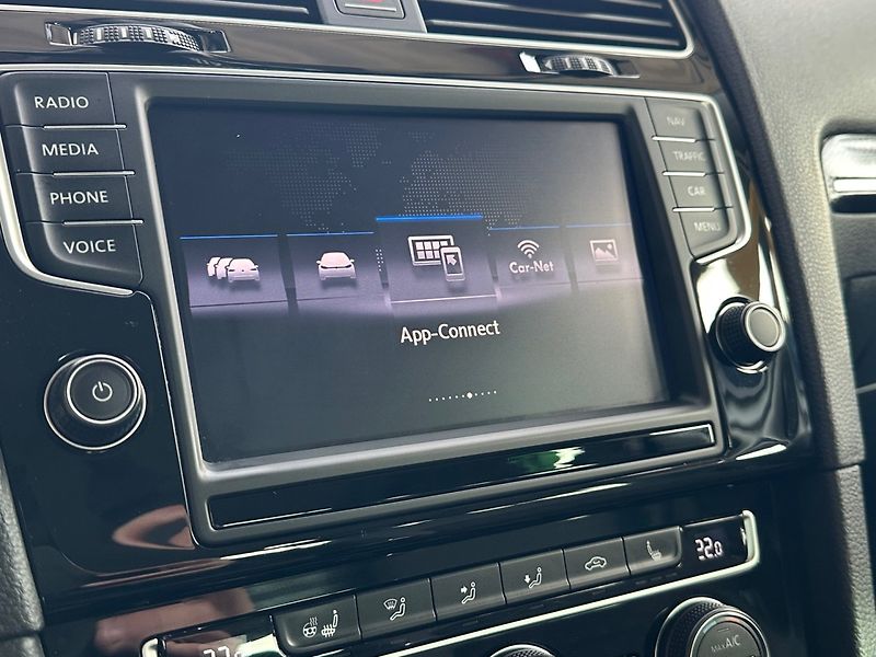 Volkswagen Golf (2017) 2.0TDi PO SERVISU,APP,PANORAMA - fotka 12 z 21