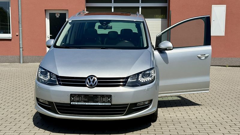 Volkswagen Sharan 2.0TSi*147kW*DSG*7MÍST*WEBASTO - fotka 24 z 27