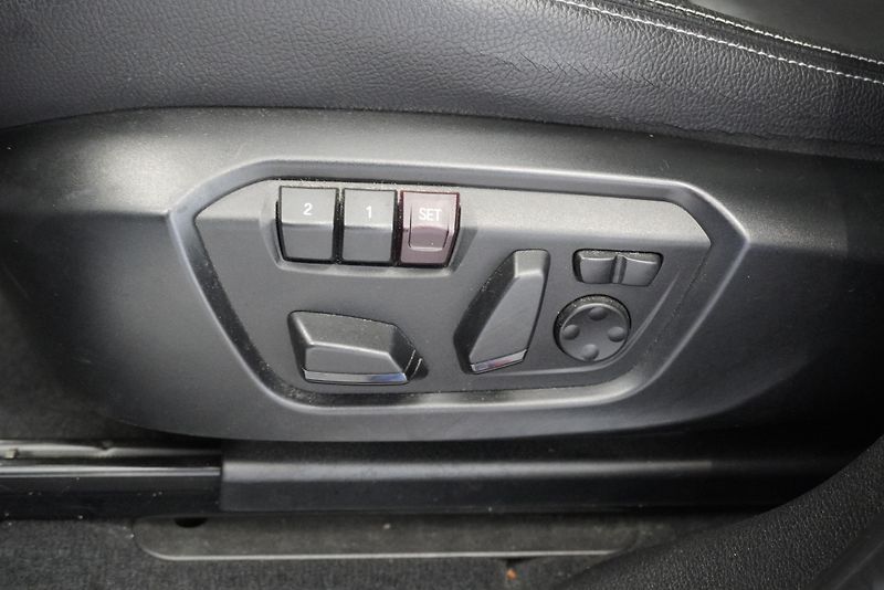 BMW X3 3.0d 230 kW XDRIVE AUTOMAT - fotka 13 z 32