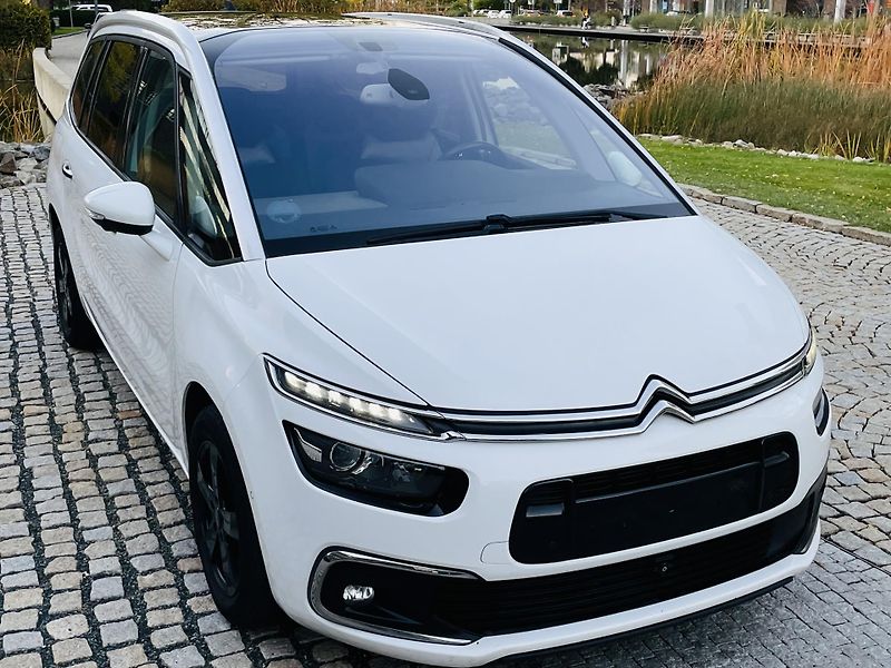 Citroën Grand C4 Picasso 2.0HDi MANUÁL 7MÍST KAMERY 360 - fotka 9 z 52