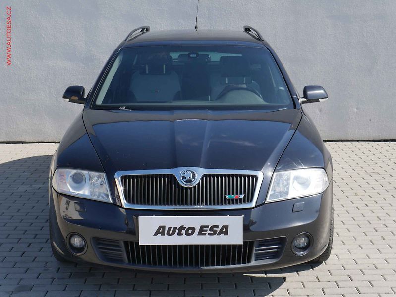 Škoda Octavia (2009) 2.0 TSi, RS, AC, bixen, park - fotka 2 z 16