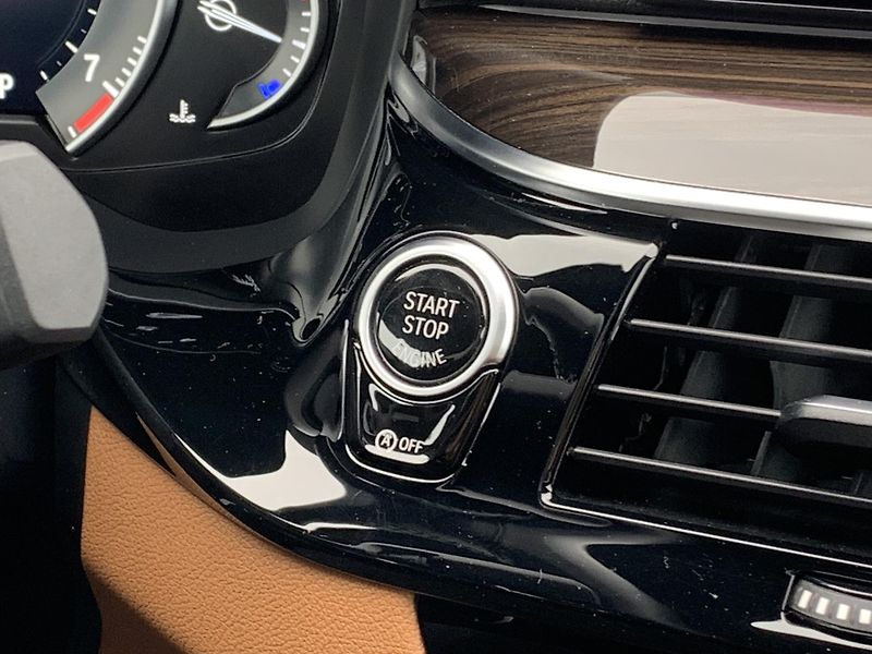 BMW Řada 5 (2018) - fotka 33 z 41