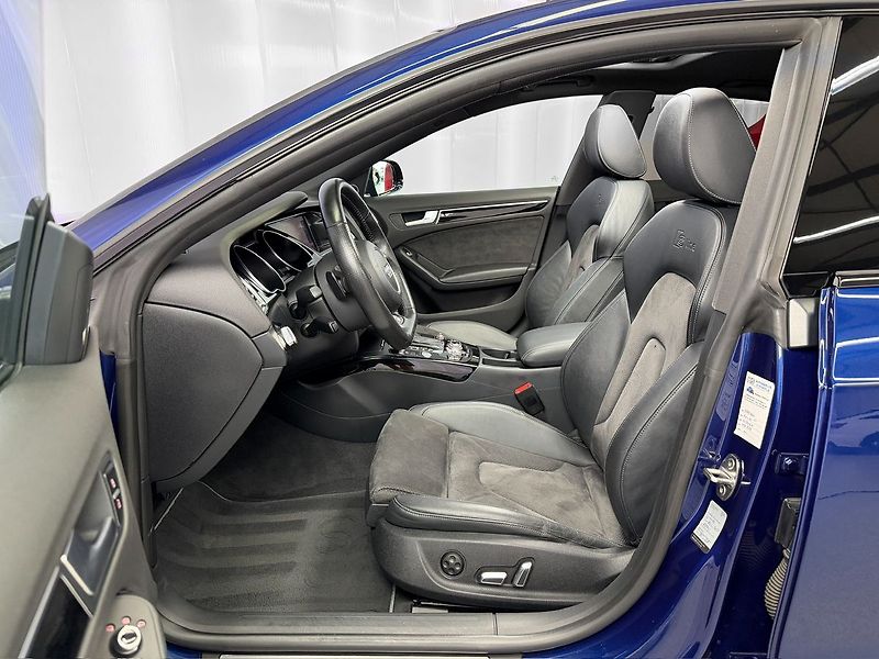 Audi A5 3.0 TDI 180 KW QUATTRO S-LINE - fotka 11 z 27