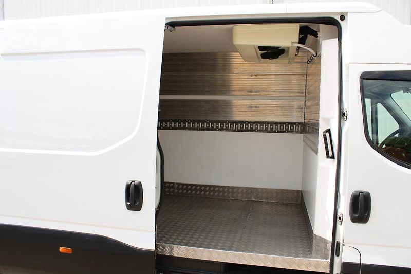 Iveco Daily 35S160 2,3 Maxi Chlaďák+klima - fotka 8 z 22