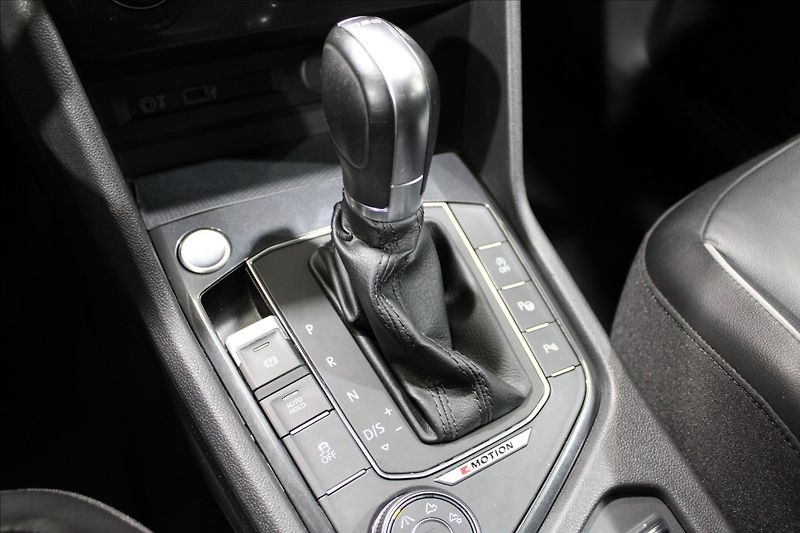 Volkswagen Tiguan Allspace 2,0 TSI ALL 4M DSG R-line - fotka 25 z 33