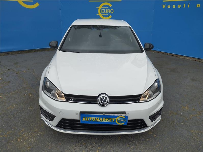Volkswagen Golf 2,0 TDi 110KW R-Line - fotka 2 z 17