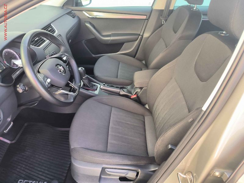 Škoda Octavia (2018) 1.4TSi, ČR, DSG, navi, LED - fotka 9 z 22
