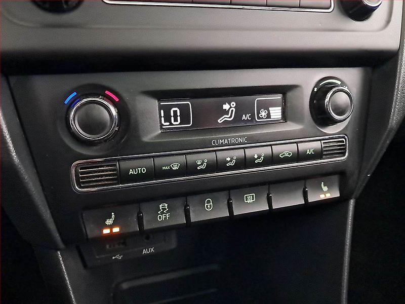 Škoda Rapid (2015) Spaceback 1.2 TSI, Tempomat - fotka 14 z 19