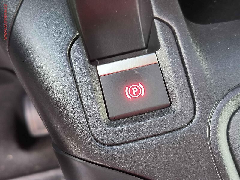 Opel Combo (2019) 1.2T, 2.maj,ČR, AC, tempo - fotka 14 z 21