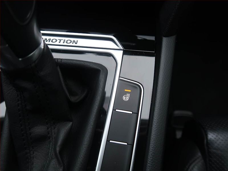 Volkswagen Passat (2018) 2.0 TDI, 4X4, Automat, Kůže - fotka 21 z 28