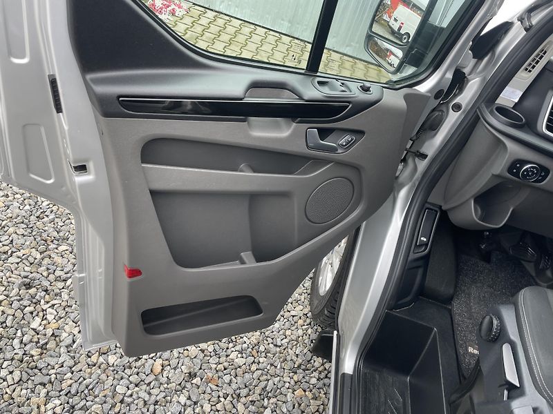 Ford Transit 2.0TDCi 130PS CONECT KARMANN - fotka 74 z 185