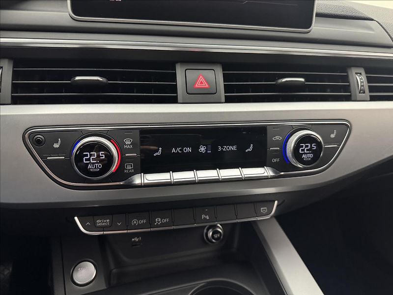 Audi A5 2,0 140kW AT 4X4 HUD DPH NAVI - fotka 29 z 56