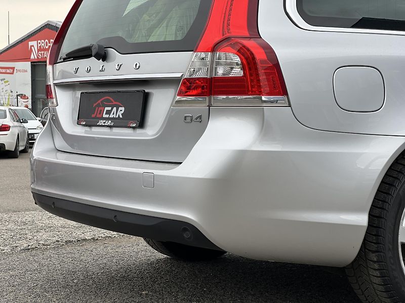 Volvo V70 2.0D D4 AUTOMAT KŮŽE KLIMA - fotka 41 z 41