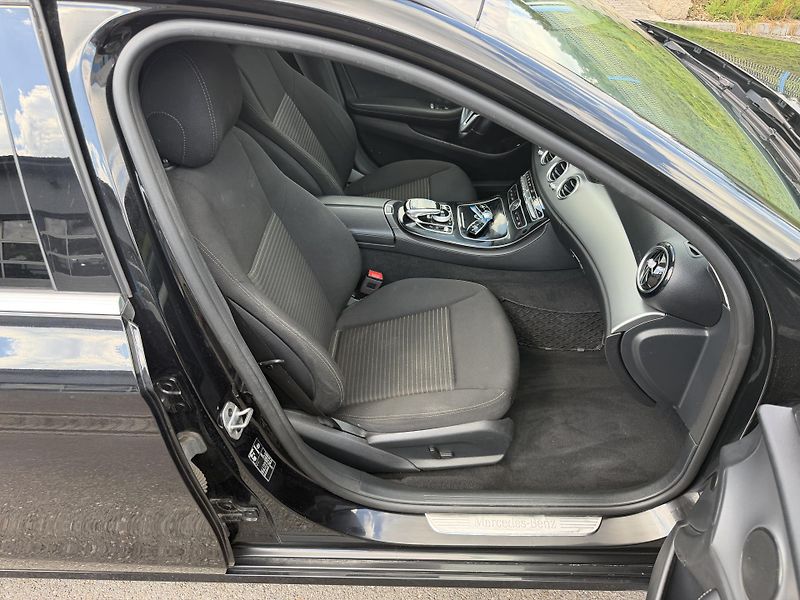 Mercedes-Benz Třídy E Kombi 220D 143kW 4MATIC  - fotka 18 z 21