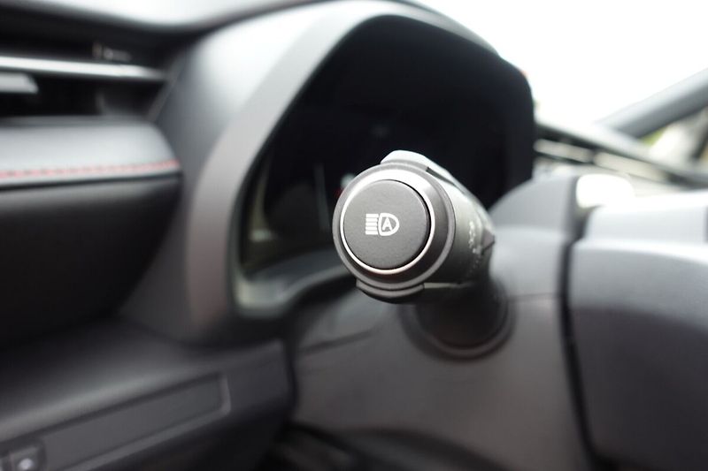 Lexus LBX 1,5 HEV Emotion Tech FWD - fotka 20 z 33