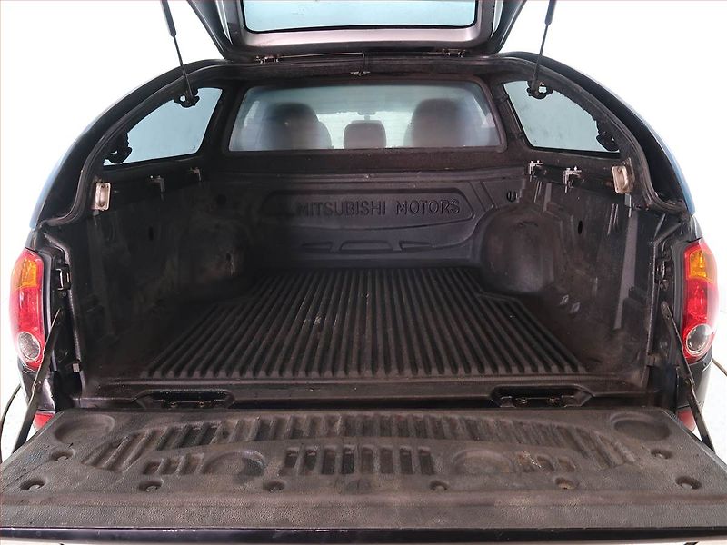 Mitsubishi L200 (2007) 2.5 DI-D, 4X4 - fotka 14 z 17