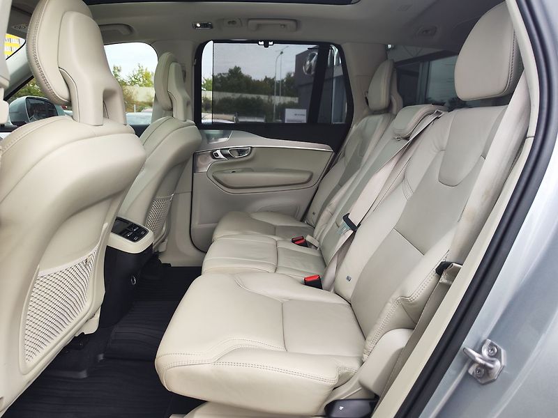 Volvo XC90 D5 2.0/173kW Inscription AT 4x - fotka 17 z 47