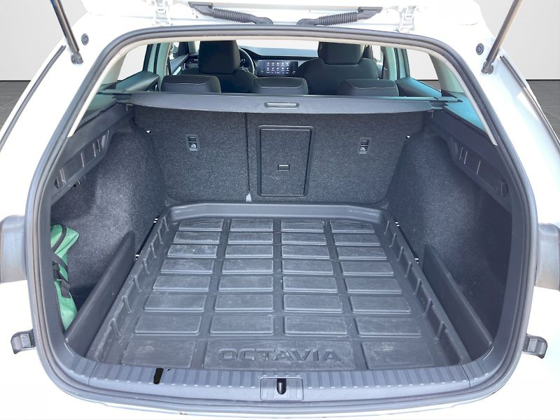 Škoda Octavia (2024) 2.0 TDI 85kW Ambition Plus com - fotka 31 z 34