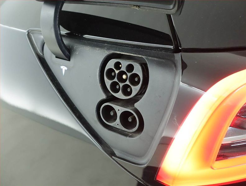 Tesla Model Y (2022) Long Range AWD 79kWh, SoH 91% - fotka 22 z 23