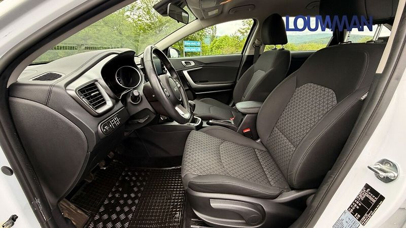 Kia Ceed 1.5 T-GDI SPIN - fotka 11 z 22