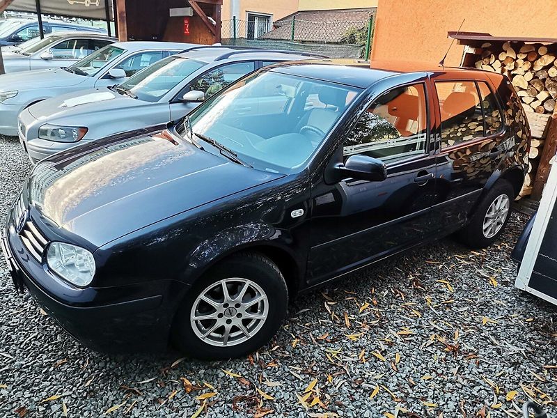 Volkswagen Golf (2001) 1.6i 77kw Klima ESP 5dv. - fotka 8 z 26