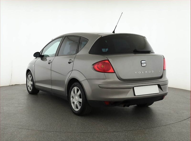 Seat Toledo (2006) 1.9 TDI, po STK, Klima - fotka 4 z 11