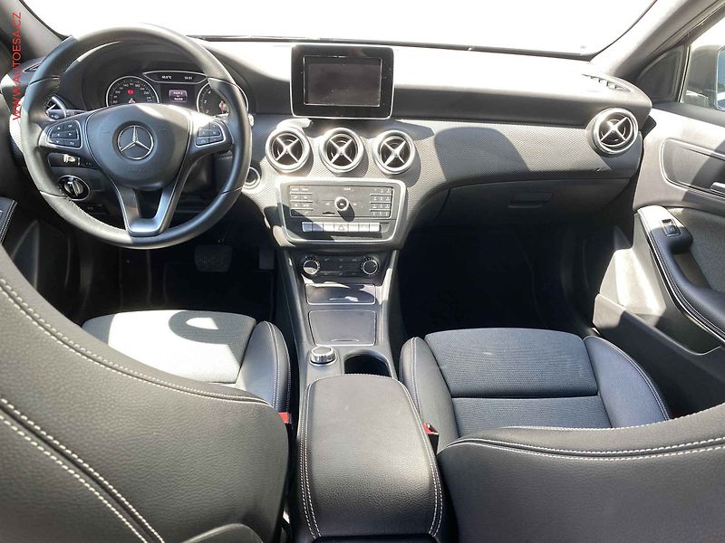 Mercedes-Benz Třídy A (2016) 1.6i, ČR, AT, LED, AC - fotka 8 z 19
