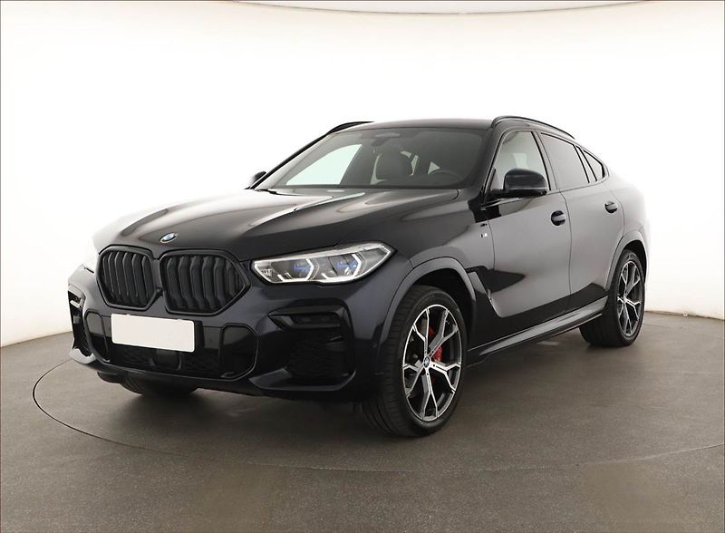 BMW X6 (2022) xDrive40i - fotka 2 z 20