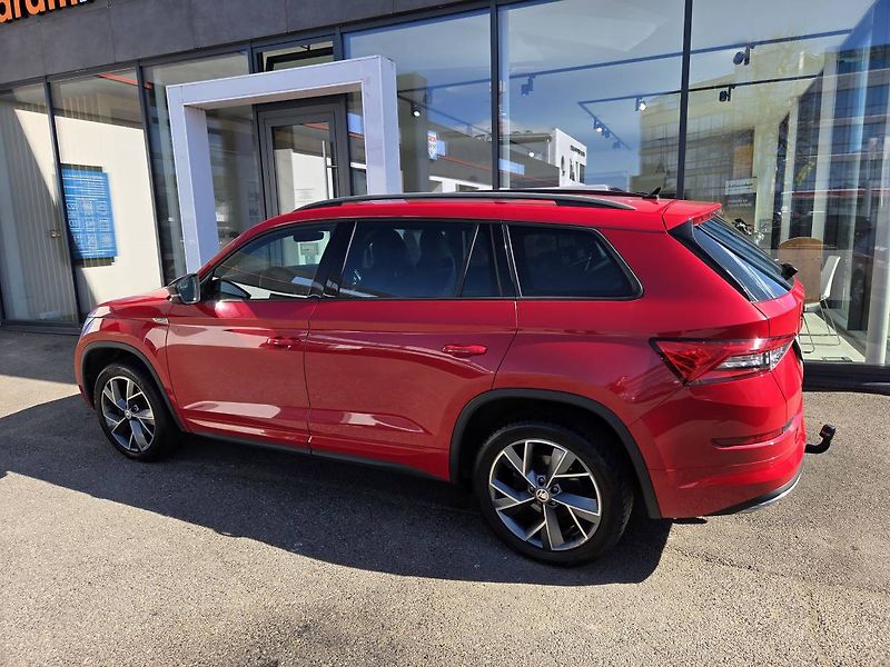 Škoda Kodiaq (2018) 2.0 TDI DSG 4x4 Sportline 7mís - fotka 2 z 50