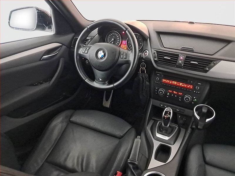 BMW X1 (2012) sDrive20i, Automat, Tempomat - fotka 7 z 16