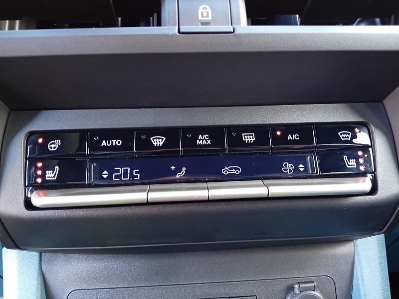 Fiat Grande Panda Electric (2026) 44kWh 113k LaPrima 8 ZÁRUKY - fotka 16 z 20