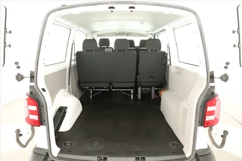 Volkswagen Transporter (2018) 2.0 TDI, Bus, 6Míst, ČR, 1Maj - fotka 11 z 14