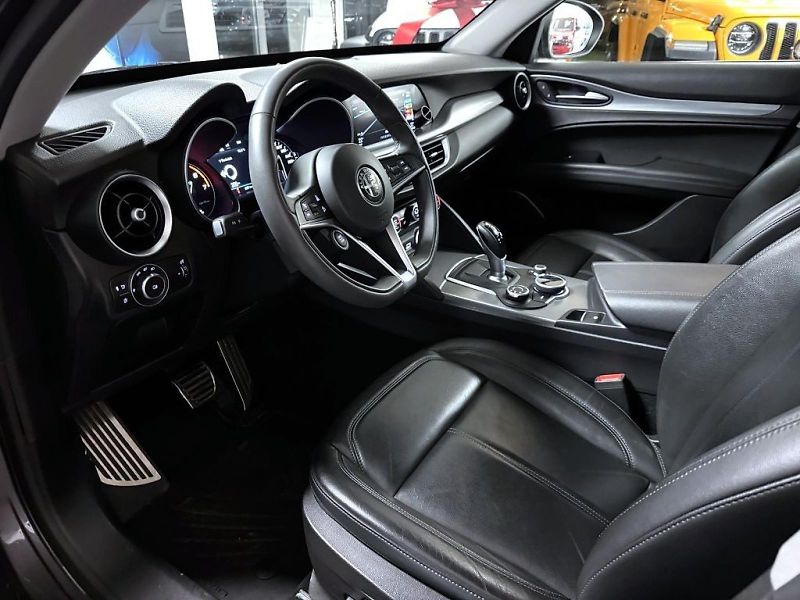 Alfa Romeo Stelvio (2018) 2.0 T 280k AT8 ZF Q4 4x4 Super - fotka 6 z 20
