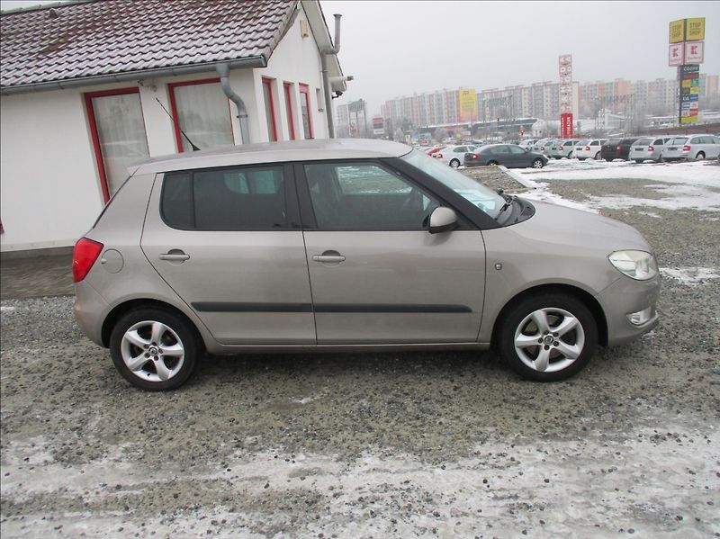 Škoda Fabia 1,2 TSI, DSG,aut.klima,servis, - fotka 5 z 38