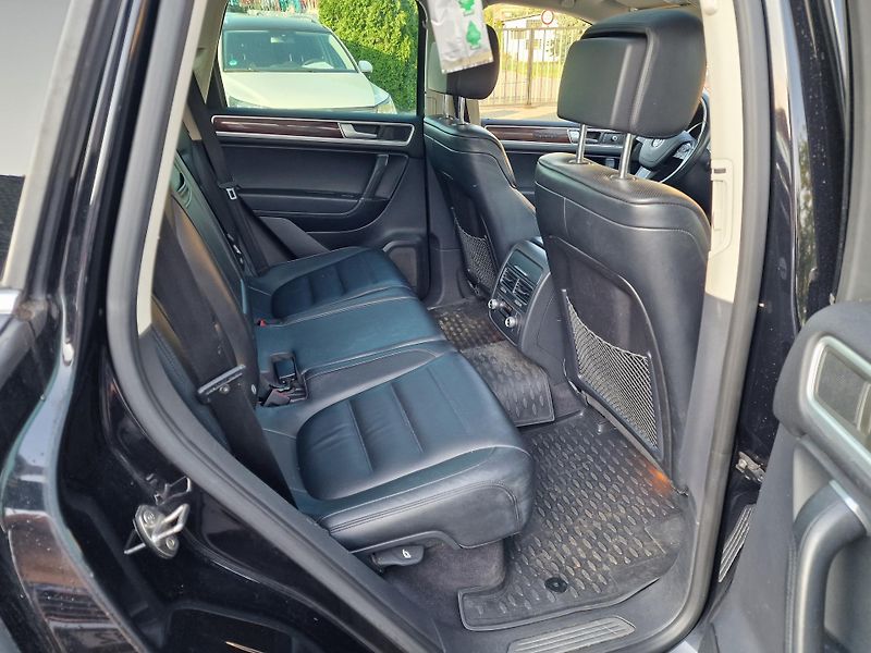 Volkswagen Touareg 4,2TDI V8 EXCLUSIVE - fotka 10 z 19