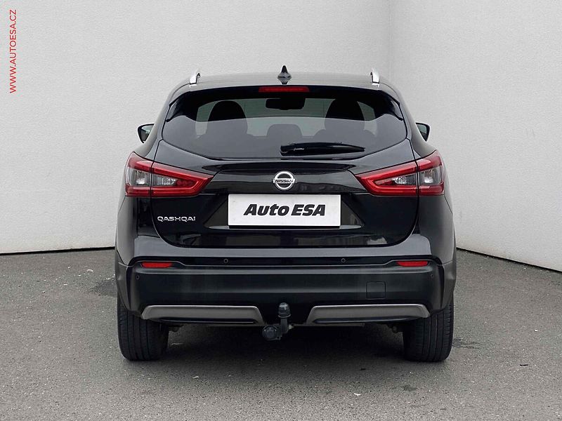 Nissan Qashqai (2018) 1.2 DIG-T, Panor, navi - fotka 5 z 17