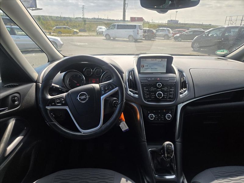 Opel Zafira 2,0 CDTI  TOURER 7 MÍST - fotka 15 z 35
