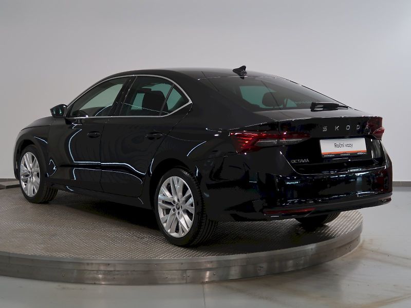 Škoda Octavia (2025) EXCLUSIVE 2.0TDI 110KW DSG MAT - fotka 8 z 41