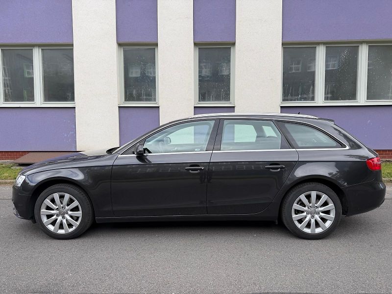 Audi A4 2,0 TDi Quattro /1.maj./ ČR /  - fotka 2 z 30