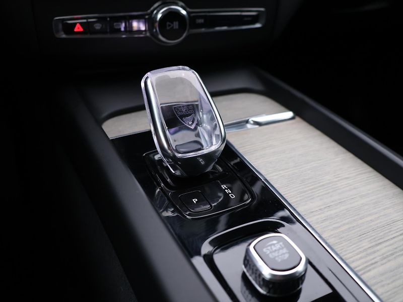 Volvo XC60 2,0 B4 AWD CZ Inscription DPH - fotka 24 z 33
