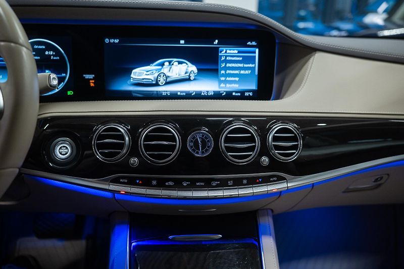 Mercedes-Benz Třídy S (2017) S350D PANORAMA - fotka 22 z 36