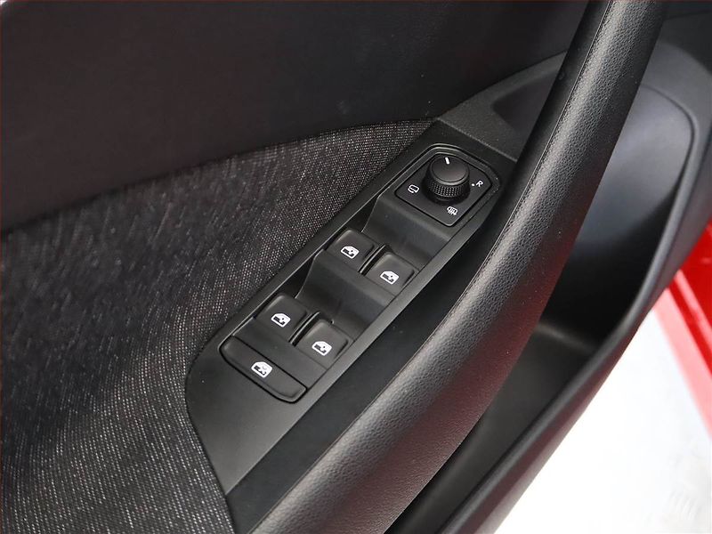 Škoda Kamiq (2023) Style 1.0 TSI - fotka 16 z 17