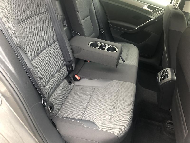Volkswagen Golf Variant (2013) 1,6TDI DSG Comfortl. Nez. top. - fotka 40 z 65