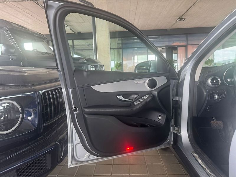 Mercedes-Benz GLC 220d 4MATIC - fotka 9 z 21
