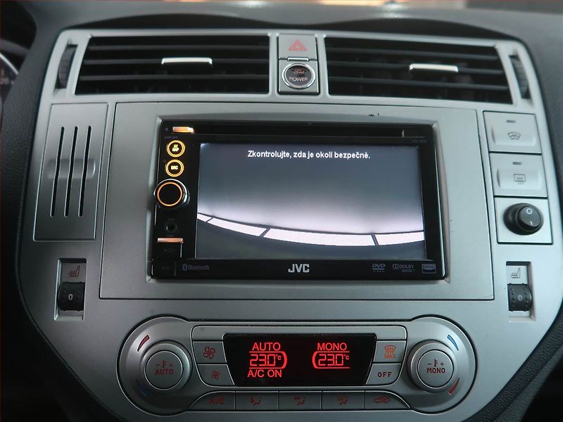 Ford Kuga (2010) 2.0 TDCi, 4X4, Tempomat - fotka 15 z 17