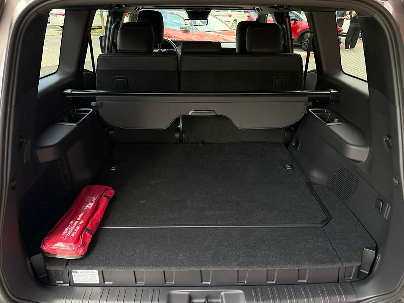Toyota Land Cruiser 2.8 Executive - fotka 18 z 21
