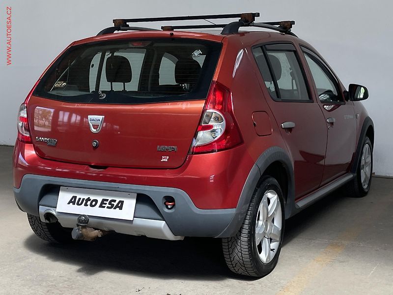 Dacia Sandero (2009) 1.6i, ČR, AC, tažné - fotka 4 z 14